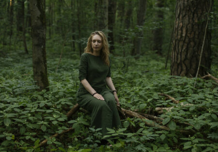Miško maudynės su Mila Monk